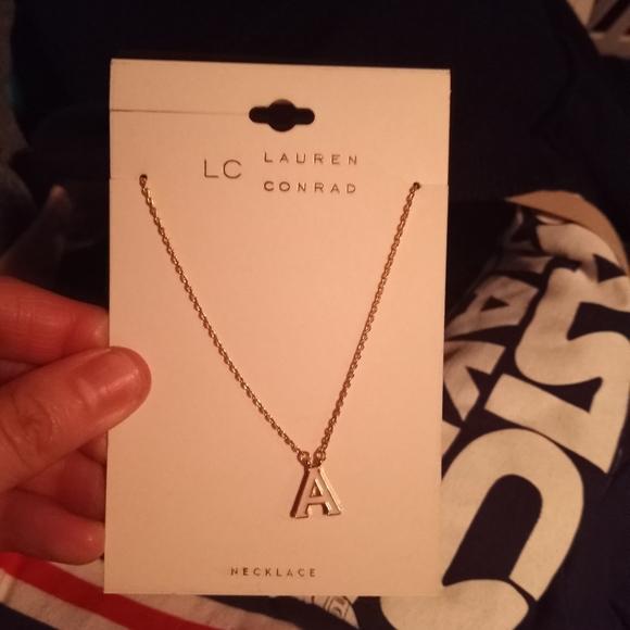 Lauren Conrad initial necklace - Picture 5 of 6